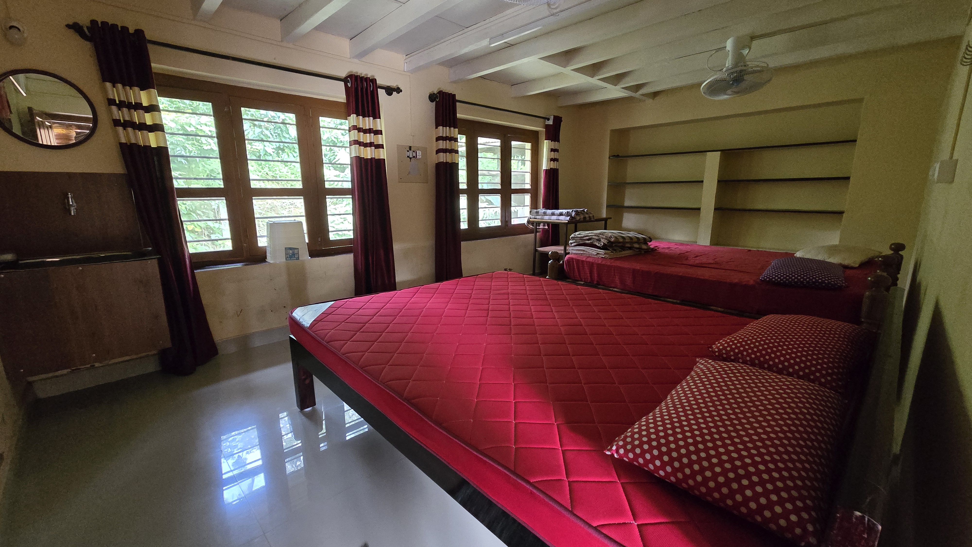 4-Sharing Room
